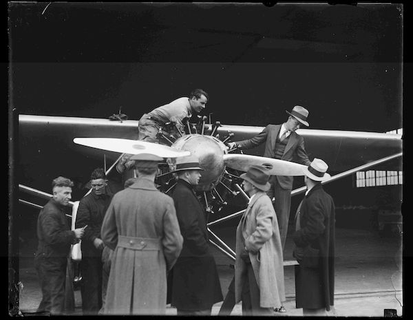 photographie Charles Lindbergh et son avion spirit of Saint Louis réglages