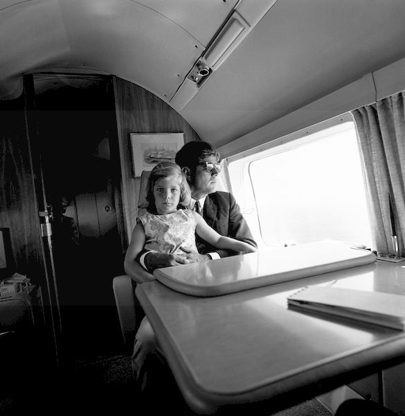 photographie noir noir et blanc avion JFK CAROLINE Kennedy